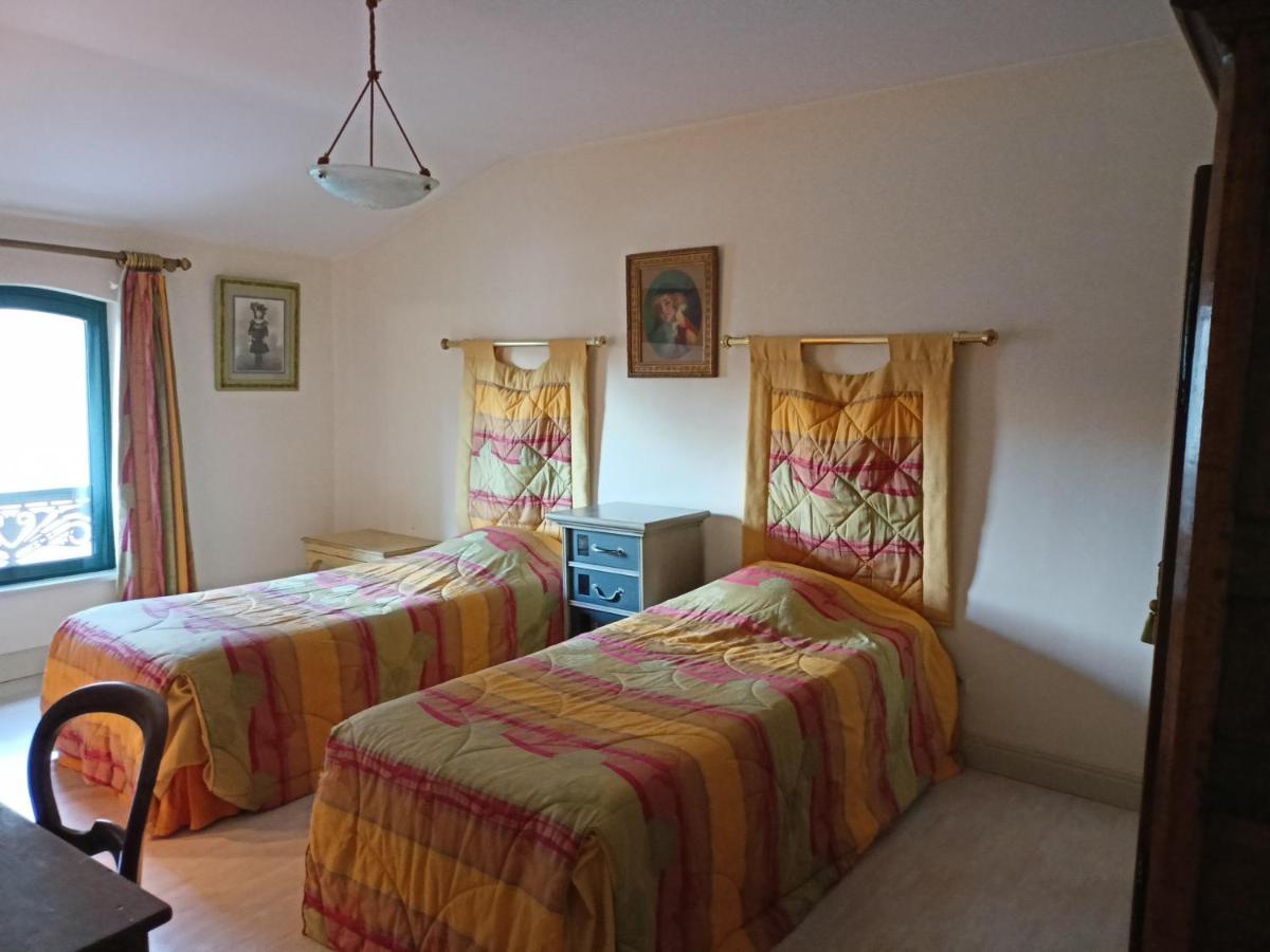 Veyre-Monton Au Fond De La Cour B&B 외부 사진