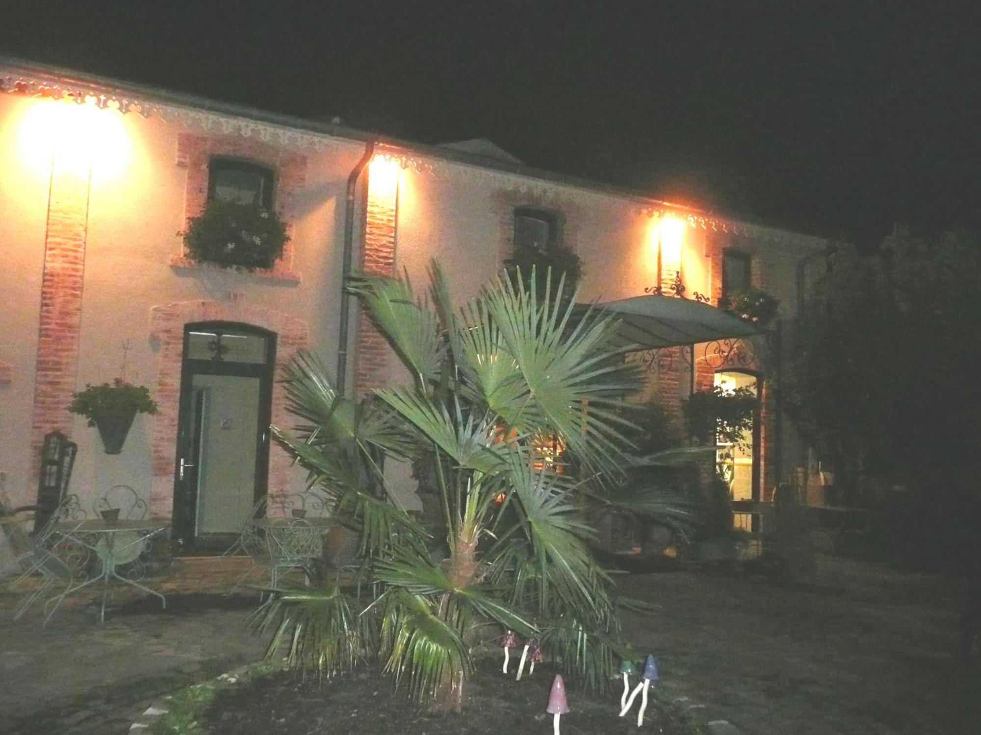 Veyre-Monton Au Fond De La Cour B&B 외부 사진