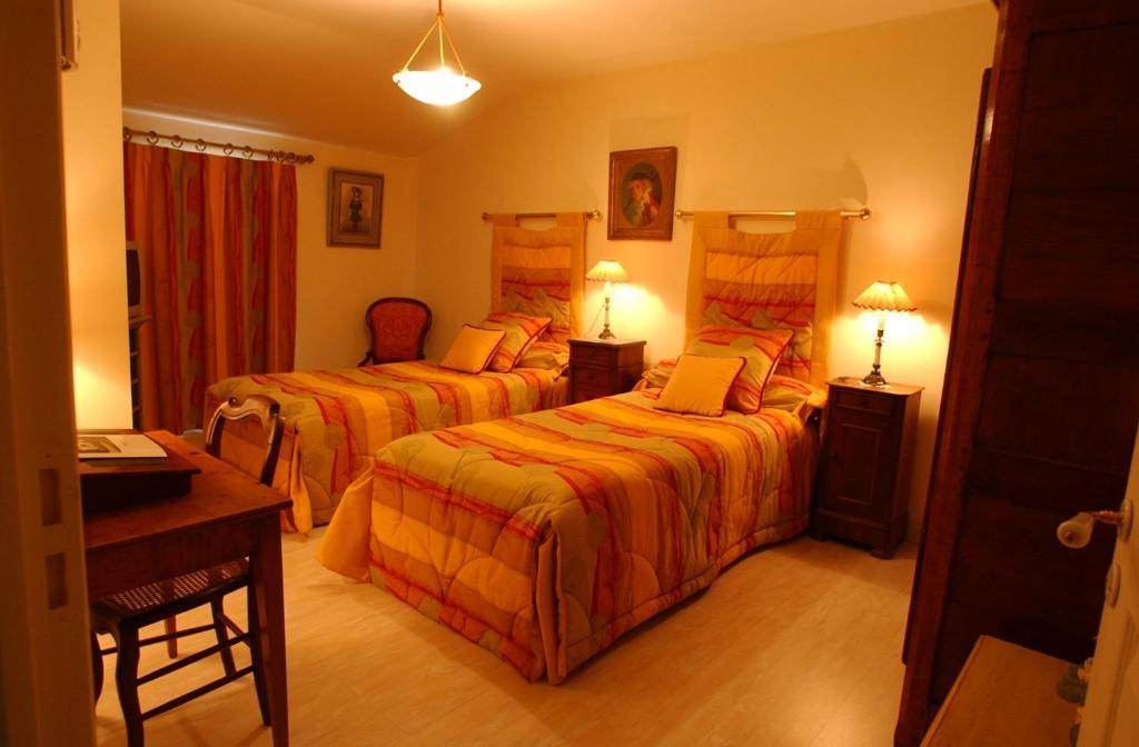 Veyre-Monton Au Fond De La Cour B&B 객실 사진